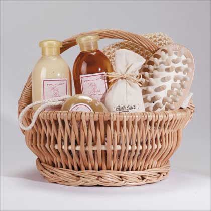34185bathsetinbasket.jpg
