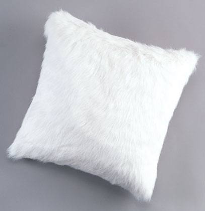 35045whitefauxfurpillow.jpg